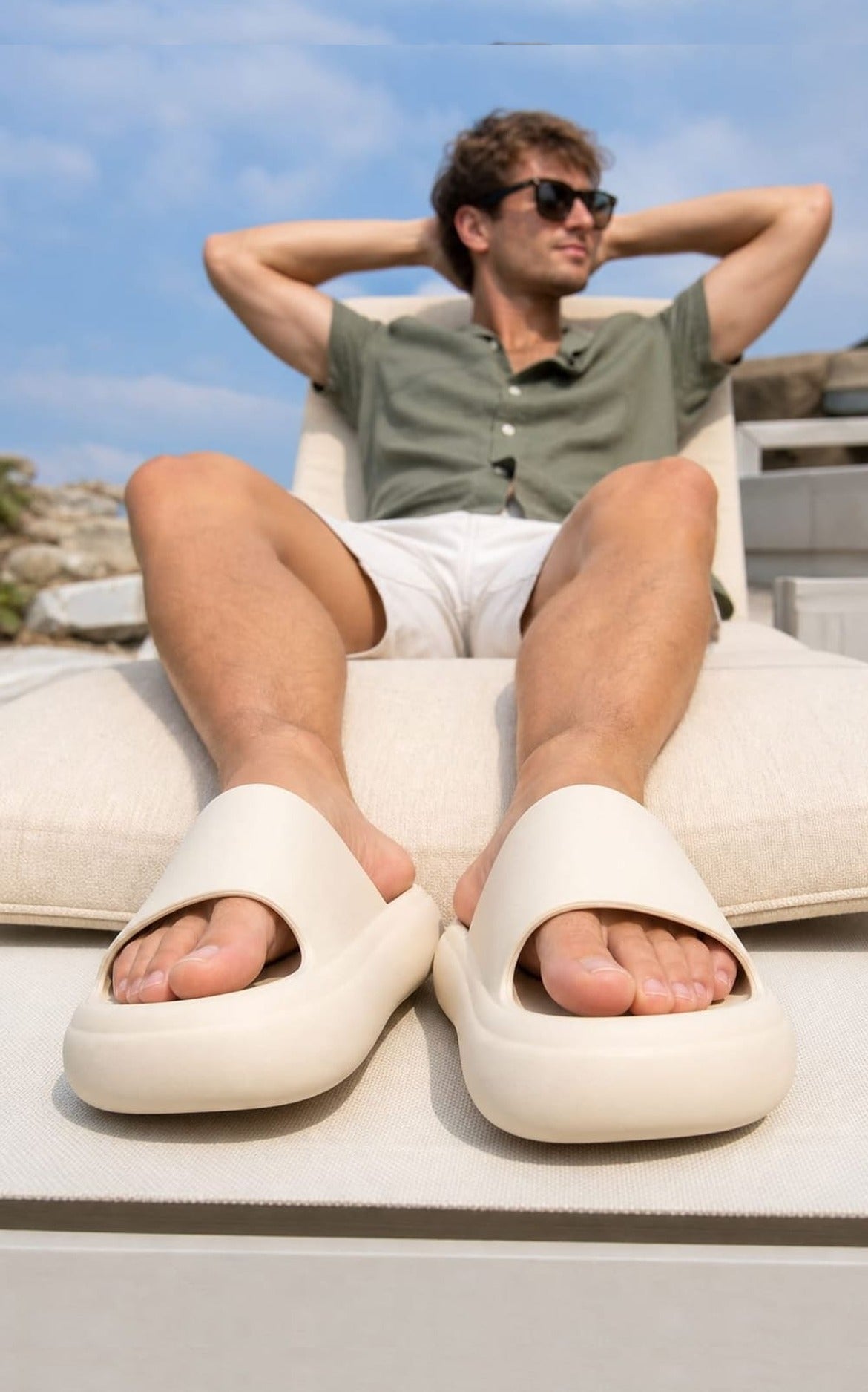 Homme en claquettes Confrt Plus